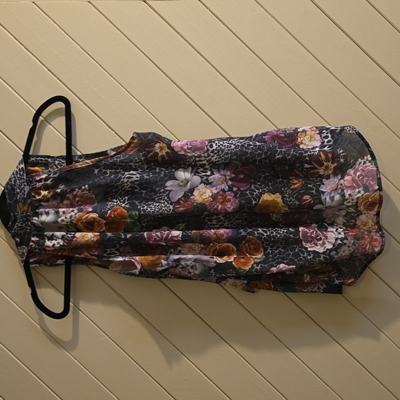 Halter Blouse - Picture 2 of 3